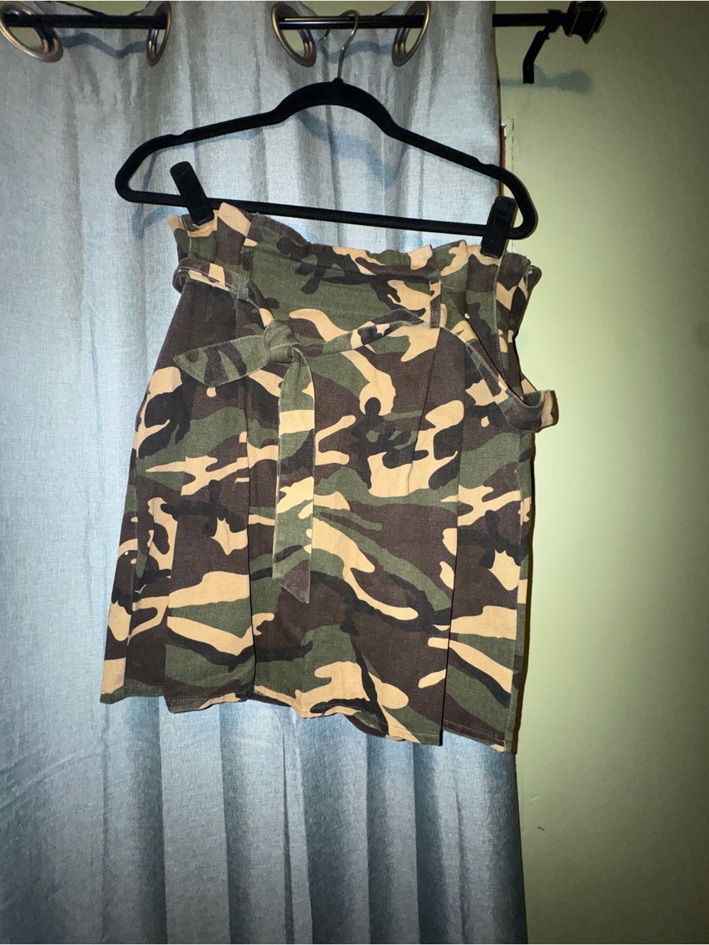 EE:some Camo Paperbag Waist Skirt with Tie Belt